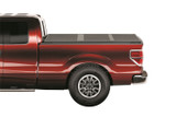 Dodge, Ram (Crew Cab Pickup - Bed Length: 67.4Inch) Extang Solid Fold 2.0 Ladeflächenabdeckung zum Falten - 170cm MIT Rambox