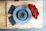 15-23 Ford Mustang GT (5.0) Upgrade Bremsanlage - OEM Bullit - 15 " VA / 13 " HA - Rote Sättel Vorne und hinten