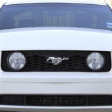 05-09 Ford Mustang Emblem Kühlergrill - Running Pony - Chrom Vorne