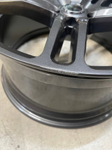 05-26 Ford Mustang Felge - Shelby CS14 - 9,5x20 Zoll - Gunmetal - Minimale Fehlstelle Vorne und hinten (53077150)