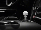 11-14 Ford Mustang (5.0) Schaltknauf Schaltgetriebe - RTR - Weiß - Graue Gravur