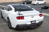 24-26 Ford Mustang (Coupe) Spoiler - GT250 - Carbon - Einstellbar 71“ Hinten