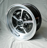 64-73 Ford Mustang Felge - Magnum 500 Style - Aluminium - 15 x 8 Zoll - Schwarz/Poliert - Mit TÜV