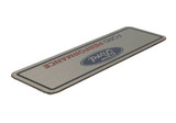 05-26 Ford Mustang Emblem am Armaturenbrett - Ford Performance