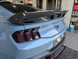 24-26 Ford Mustang (Coupe) Spoiler - Schwarz - Dark Horse Style Hinten