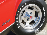 1973 Ford Mustang Nabenkappe - Tri-Bar running pony - Rot