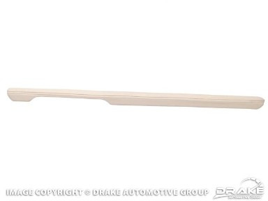 67-68 Ford Mustang Armaturenbrett - Unterhalb Handschuhfach - Parchment