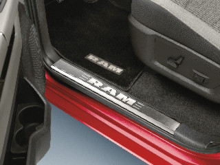 Dodge, Ram Einstiegsleistensatz Vorne und hinten