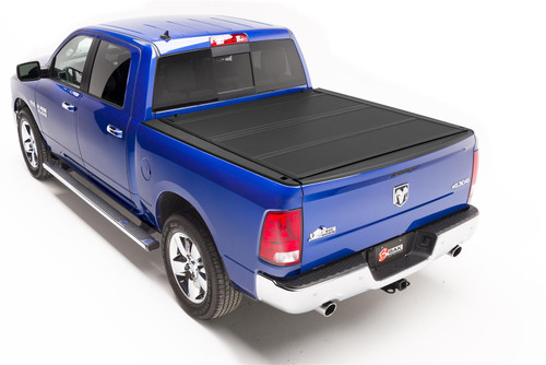 13-18 Ram 1500 (Bed Length: 76.3Inch) Laderaumabdeckung - BAKFlip MX4 - 6ft4in - Mit Ram Box