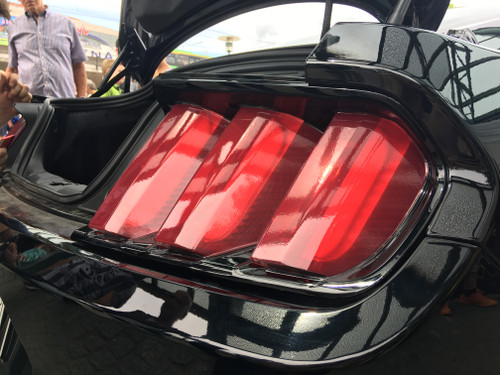 15-17 Ford Mustang Abdeckung Rücklicht - Folie, rot Hinten