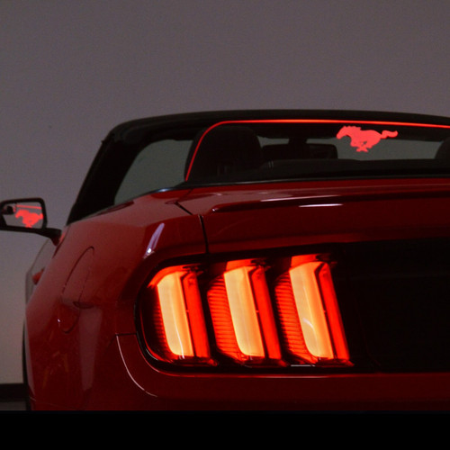 15-23 Ford Mustang (Convertible) Windschott - Beleuchtet Running Pony rot