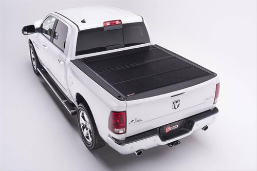 19-23 Ram 1500 (Crew Cab Pickup - Bed Length: 67.4Inch) Laderaumabdeckung - BakFlip F1 - 5 ft 7 in - Ohne RamBox