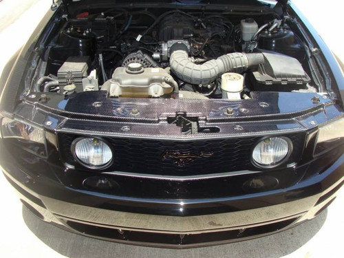 05-09 Ford Mustang GT (4.6) Abdeckung Kühlerträger - Carbon Oben