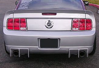 05-09 Ford Mustang GT Stoßfänger Hinten