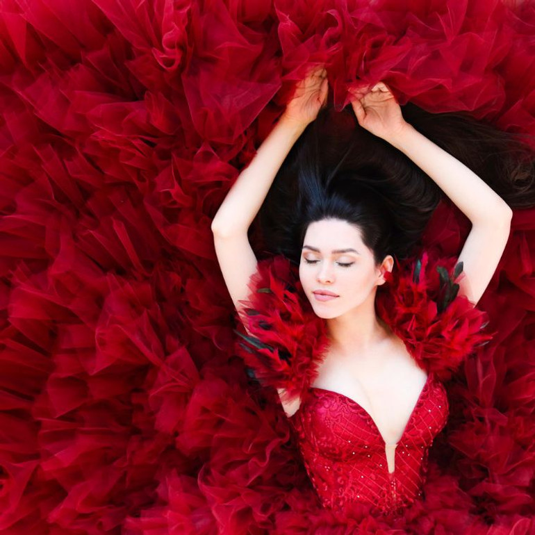 Unconventional Colors for Wedding Dresses: Breaking Tradition and Embracing Personal Style Unconventional Colors for Wedding Dresses: Breaking Tradition and Embracing Personal Style
