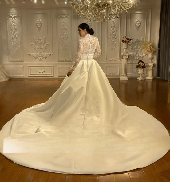 Elegant Lace With Satin Skirt Wedding Dress