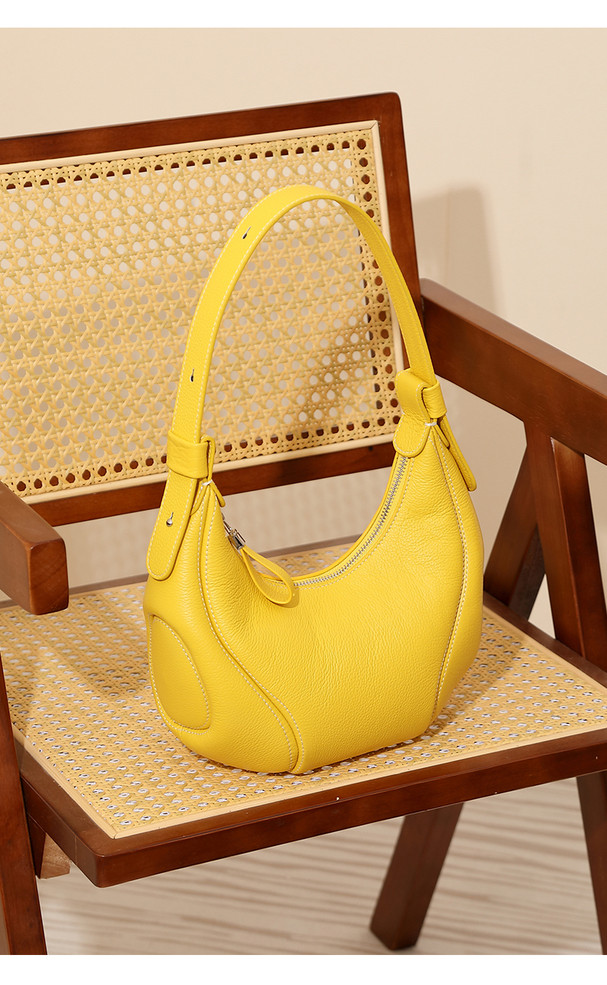  Hobo Crescent Handbag