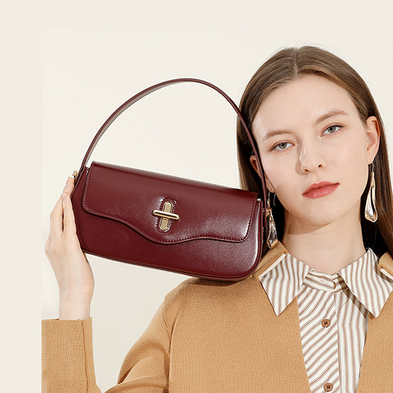 Squareline Minimal Tote
