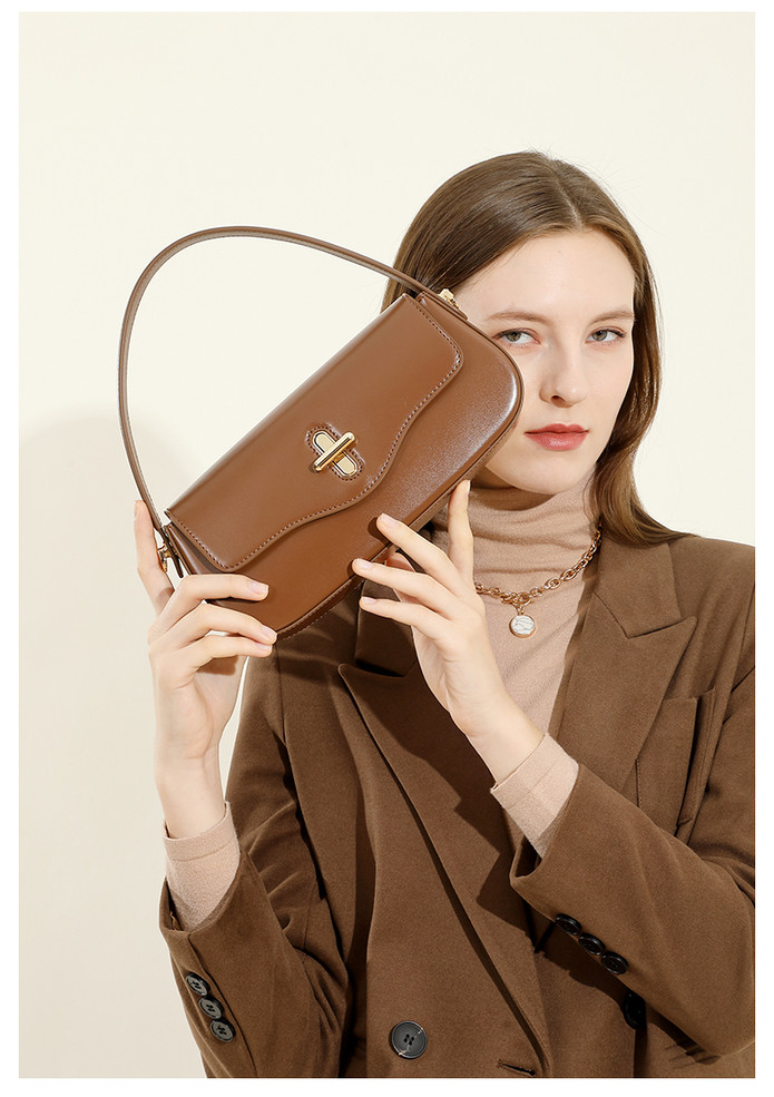 Squareline Minimal Tote
