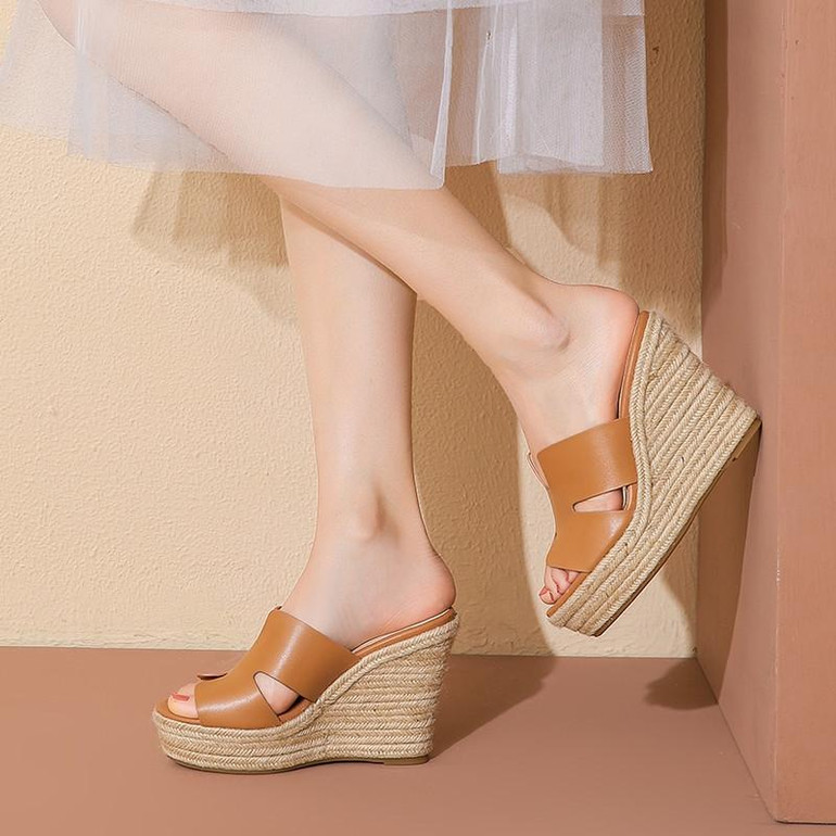 Grrly Grrls Strawbound Platform Wedges  