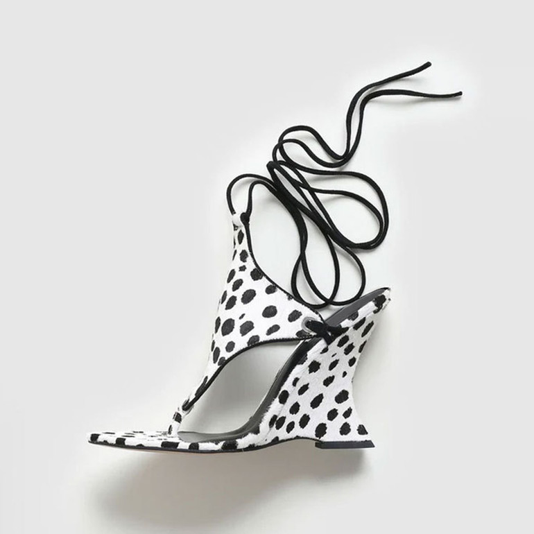 Saffron Pinch Wedges