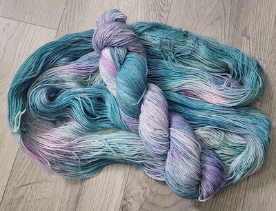 Yarn hand-dyed by Cornbread & Honey