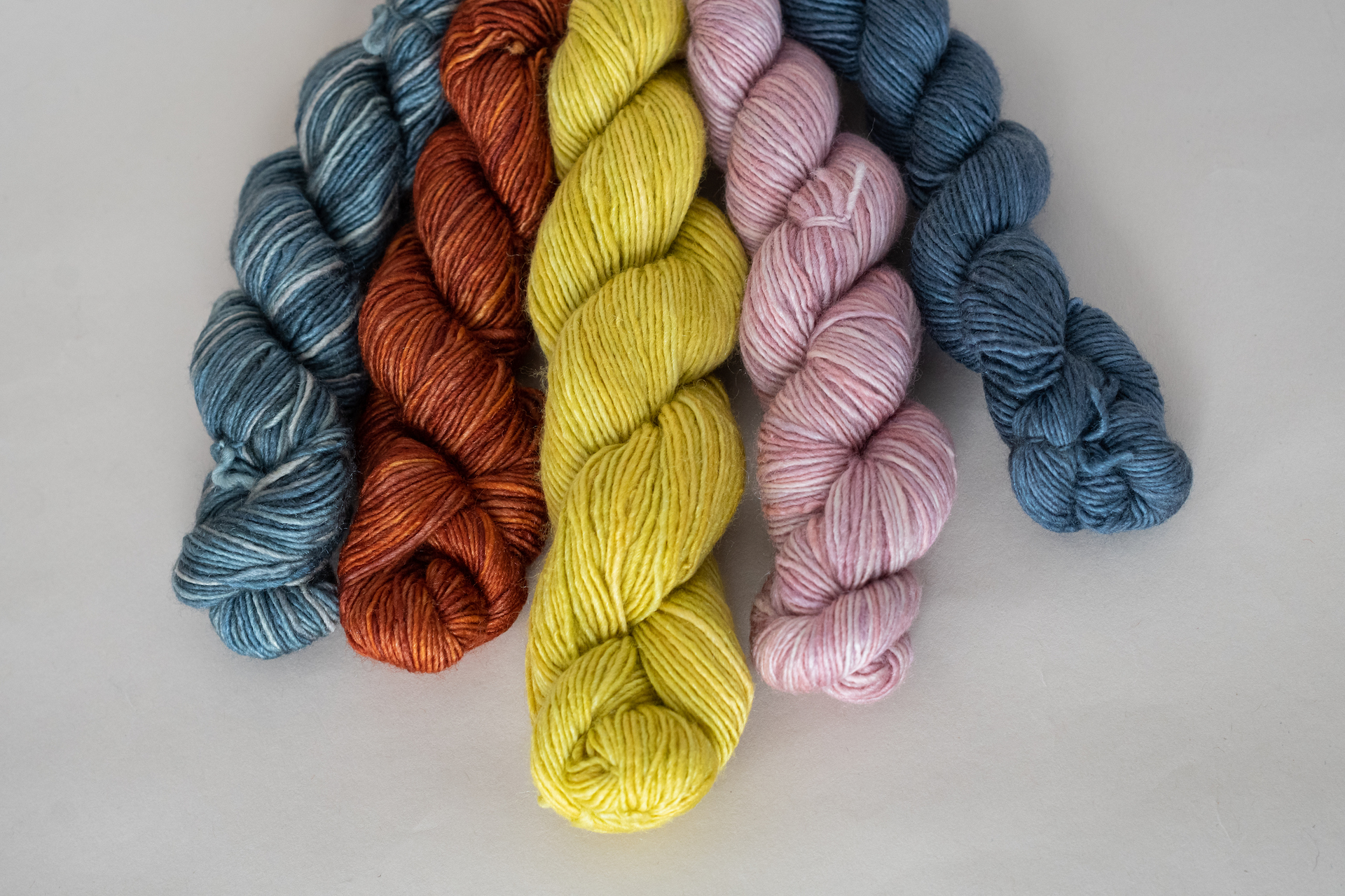 Manos Fino Mini Set at The Endless Skein