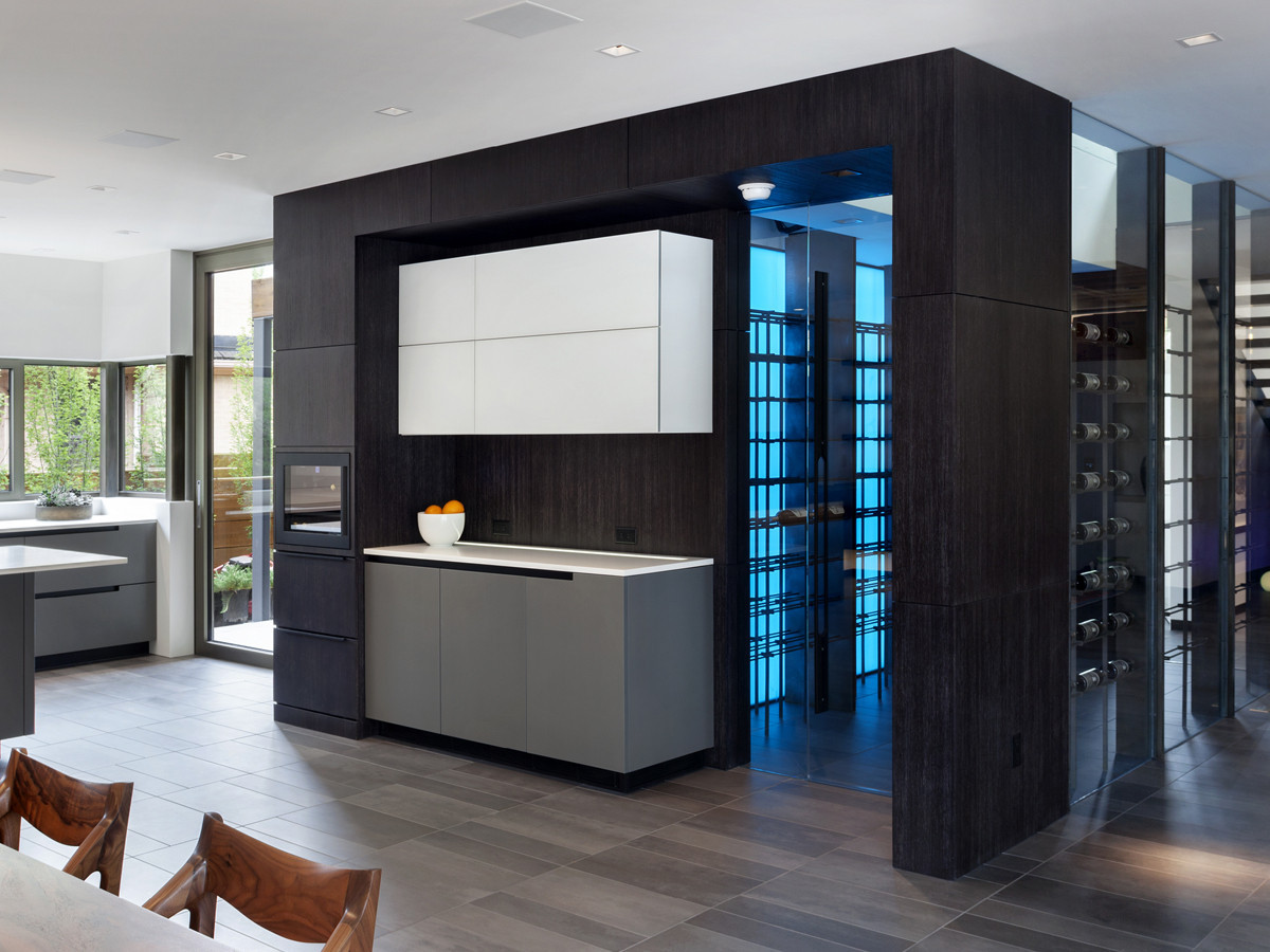 Entra 3 Square Housing - Visual Comfort Fixture