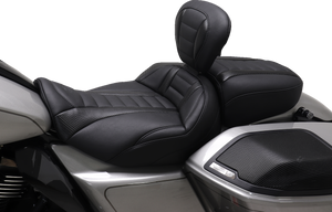 Mustang 89401 & 88402 Deluxe Touring Seat W Passenger Seat 24-25 Harley FL Road & Street Glide Mustang 89401 & 88402 Deluxe Touring Seat W Passenger Seat 24-25 Harley FL Road & Street Glide