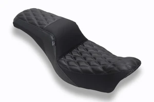 Mustang 78810GM 06-17 HD Dble Diamond Squareback One-piece, 2 Up Dyna Black W/gunmetal Thread