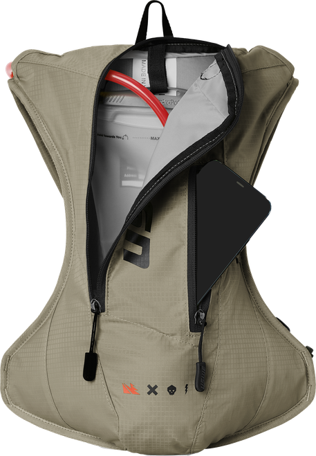 USWE 5204077021 OUTLANDER MOTO 4L HYDO PACK SAND