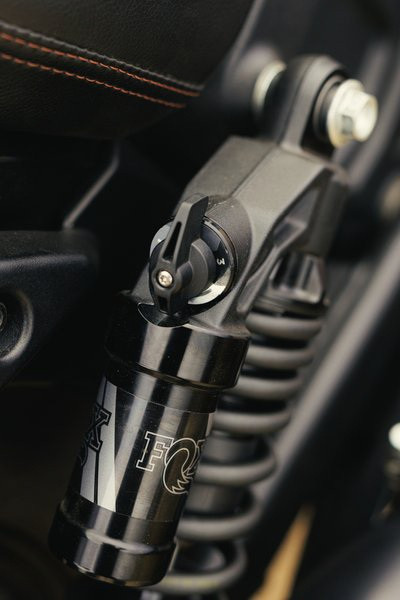 FOX 897-25-325 INDIAN QS3/QSR DUAL ADJUST +1" LITE SPRING 25-26 SCOUT - Open Box