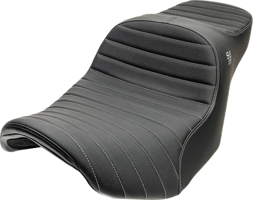 Slyfox 4723B Chariot Seat Silver Classic Stitch Silver Logo FLH/FLT '09-'23.5