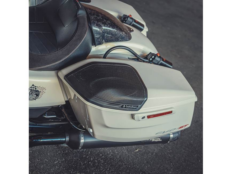 Rockford Fosgate HD24BL69 Saddlebag Cut-In Speaker Kit 
Harley Davidson Road Street Ultra Glide Touring FL 24-26