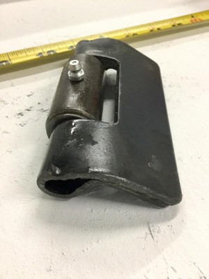 Weld-On Butterfly Door Hinge, 4-1/2” w/ Grease Fitting, Raw TBH02