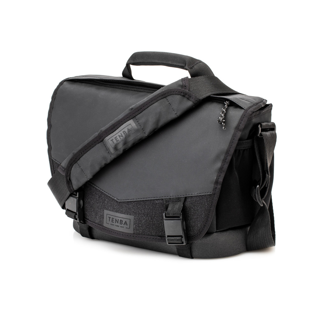 Tenba DNA 9 Slim Messenger Bag  Black