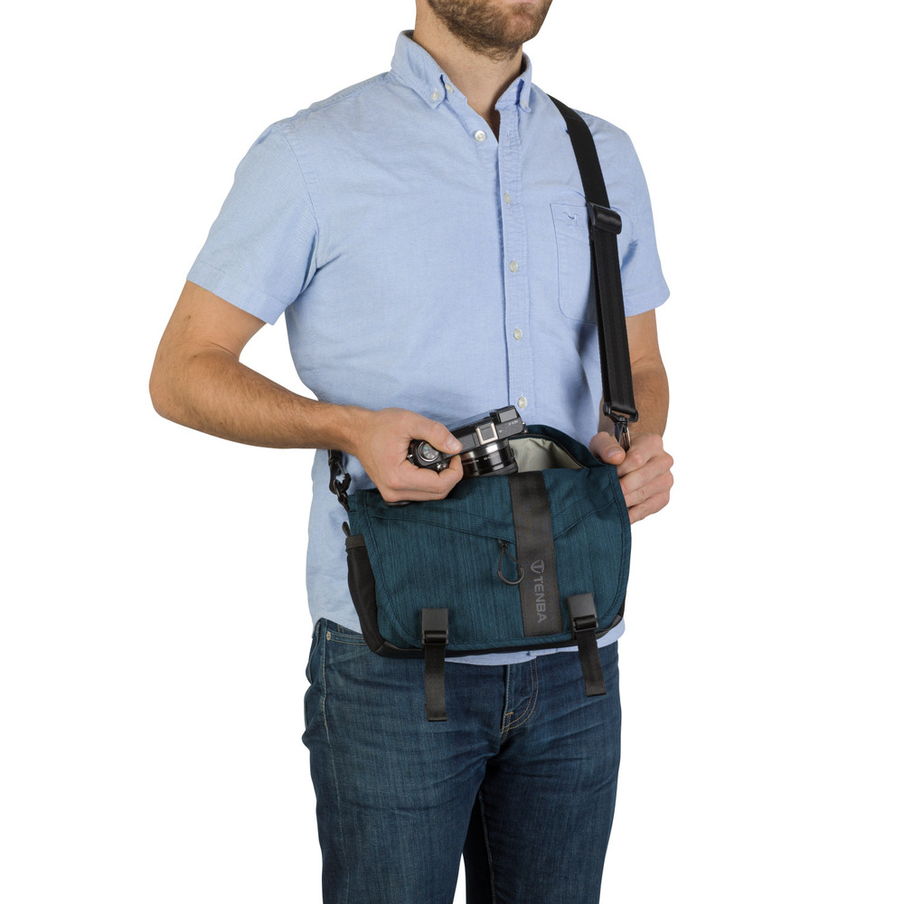 Tenba DNA 8 Messenger Bag - Cobalt