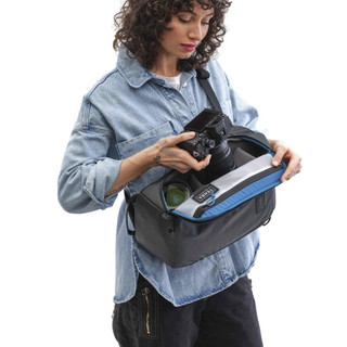 KEY FEATURES OF A QUALITY CAMERA BAG FOR TRAVELLING