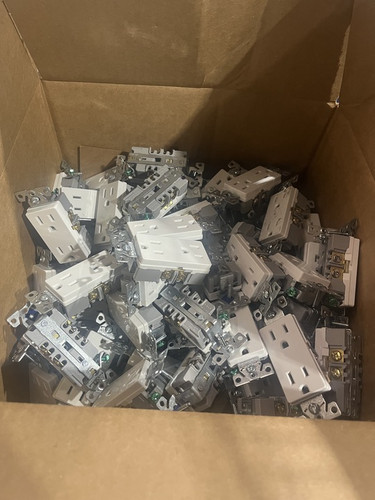 Eaton ECLOT-0671-B-OUTLETS Outlets (Repackaged) Eaton ECLOT-0671-B-OUTLETS Outlets (Repackaged)