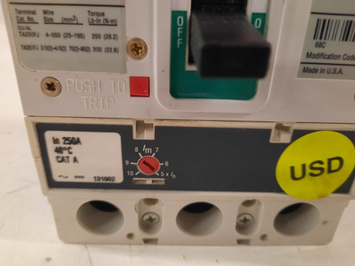 Eaton JGPVS3250W Molded Case Breakers (MCCBs)