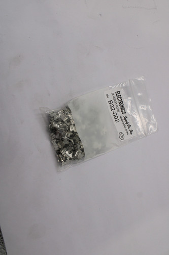 3M B32-002 Nuts/Bolts/Screws/Washers