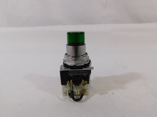 Eaton 10250T297LGP2D Pushbuttons Non-Illuminated 120V Green
