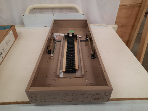 Eaton CH42NLPN225K Loadcenters and Panelboards