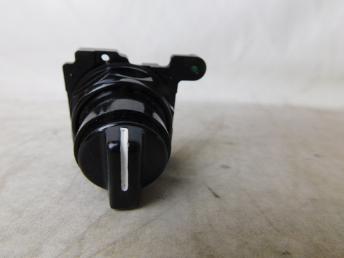 Eaton E34VLBK1 Selector Switches Non-Illuminated 3 Position EA
