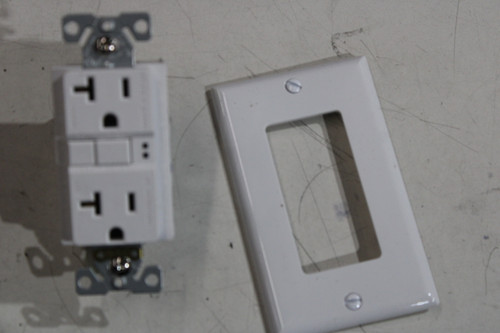 Eaton SGF20WMOD Outlets