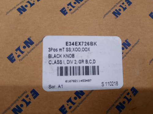 Eaton E34EX726BK Selector Switches Knob Type 2NO 3 Position Black