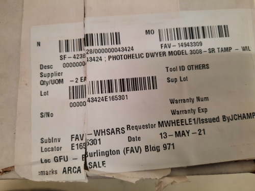 Dwyer Instruments SF-423828 Other Sensors and Switches Pressure Switch/Gage 24VDC 25 Psig 0-8 in of water solvent Photohelic