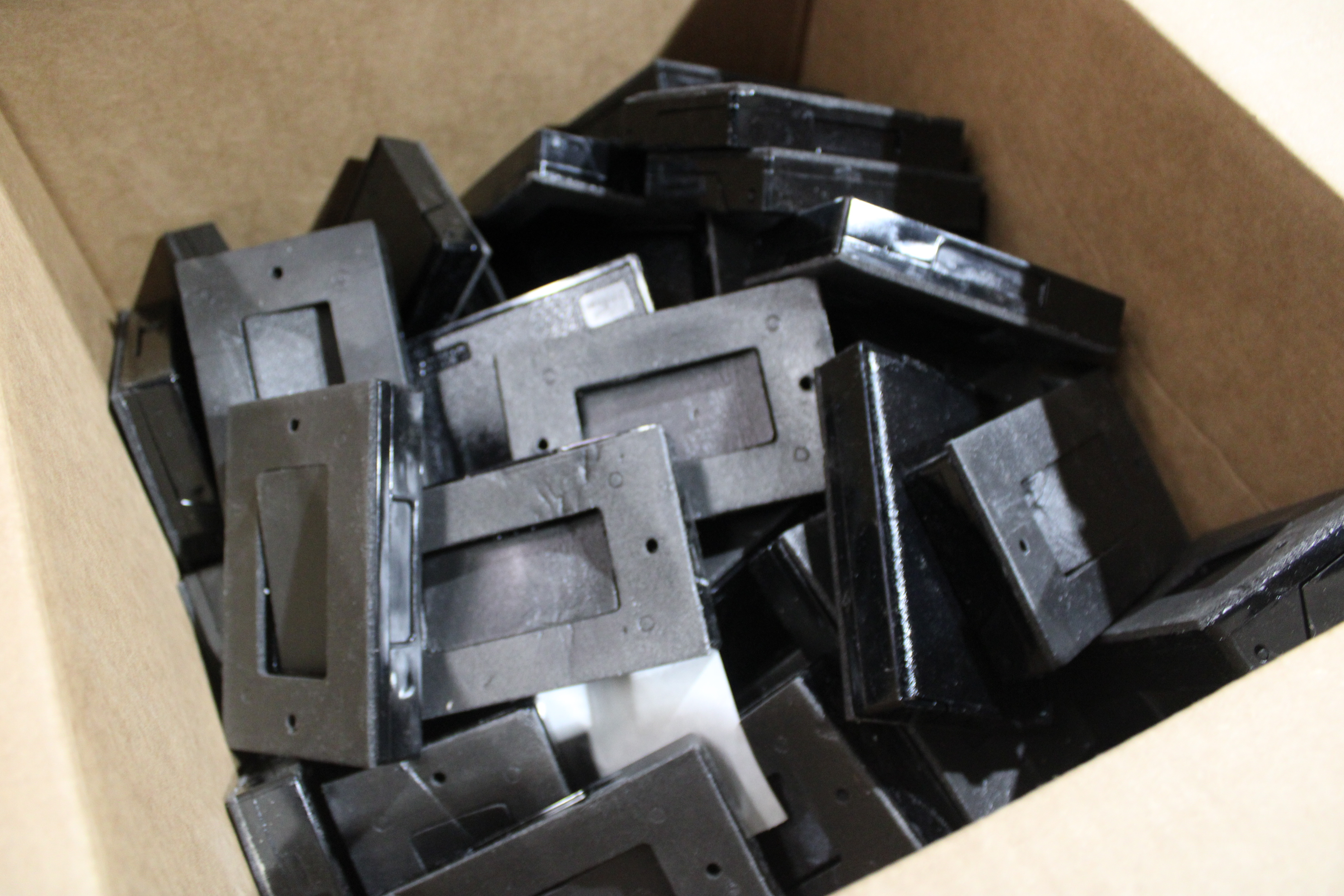 Unbranded ECON62-OUTLETBOX-LOT Outlet Boxes/Covers/Accessories (Damaged, For Parts or Repair) Unbranded ECON62-OUTLETBOX-LOT Outlet Boxes/Covers/Accessories (Damaged, For Parts or Repair)