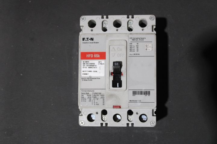 Eaton HFD3050 Non-Interchangeable Trip Circuit Breaker (Damaged, For Parts or Repair)