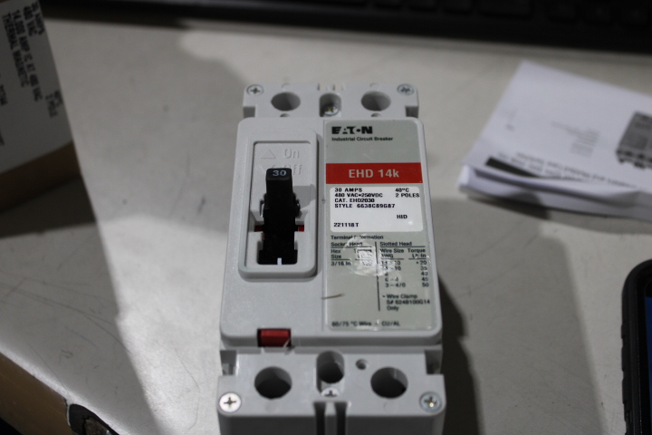 Eaton EHD2030 Non-Interchangeable Trip Circuit Breaker